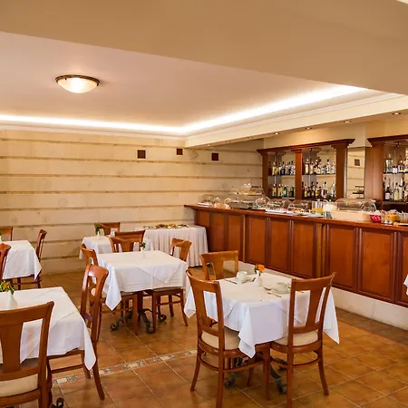 公寓式酒店 安得里奥拉斯豪华套房酒店 4*