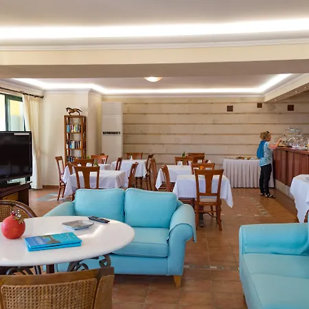 Andreolas Luxury Hotel de apartamente 4*