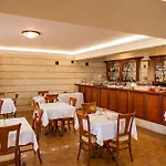 מלון דירות Andreolas Luxury 4*